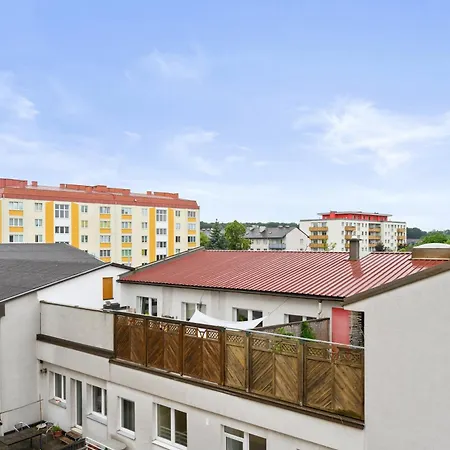 - Apartman *