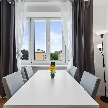 - Sankt Poelten